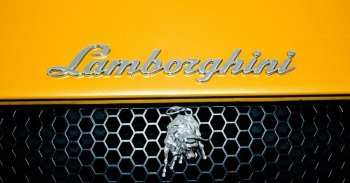 Felismerhetetlenségig leégett egy ritka Lamborghini a mexikói autópályán