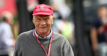Niki Lauda legemlékezetesebb pillanatai – videó