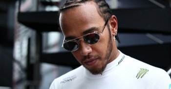 Igen illusztris társaságba keveredett Lewis Hamilton - KÉP