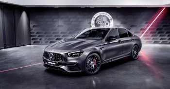 Így búcsúzik az E-osztály a V8-tól