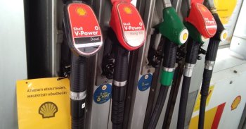 Csökkenti a kormány az üzemanyagok jövedéki adóját