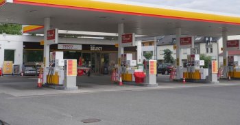 Több Shell benzinkutat is bezárnak augusztus 1-jétől