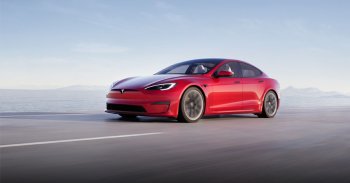 270 km/h-nál szállt el a fék a Tesla Model S Plaiden