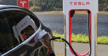 Átmenetileg két magyar városban is ingyenessé vált a Tesla Supercharger