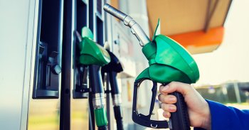 Változtatott az üzemanyag-árstop, déltől hatályba is lépett az új rendelet