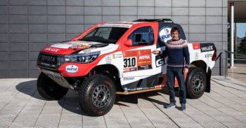 Egy különleges Toyota Hilux kapott helyet Fernando Alonso gyűjteményében