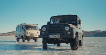 UAZ-okkal a Bajkál-tó jegén - VIDEÓ!