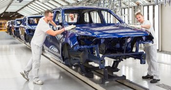 Néhány napra leáll a termelés a VW pozsonyi üzemében
