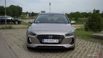 Hyundai i30 Kombi 1.4 T-GDI - Teszt