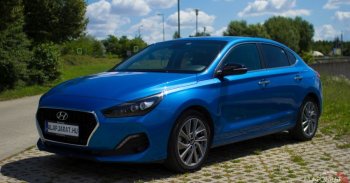 Feneke visz mindent: Hyundai i30 Fastback – Teszt