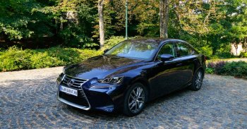 Csak német lehet prémium? - Lexus IS 300h - Teszt