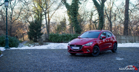 Vissza a jövőbe? - Mazda 2 SkyActiv-G 90 Takumi - Teszt
