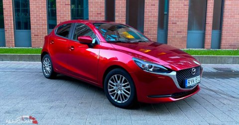 Egy igazán csajos gép: Mazda 2 Skyactiv G90 (2020) - Teszt
