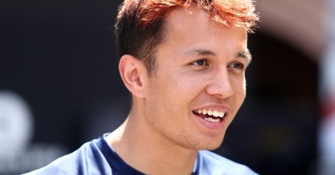 F1: Múlt vasárnapi balesete után először beszélt állapotáról Albon