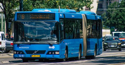 Megszűnik az egészségügyi, szociális és rendvédelmi dolgozók ingyenes utazása