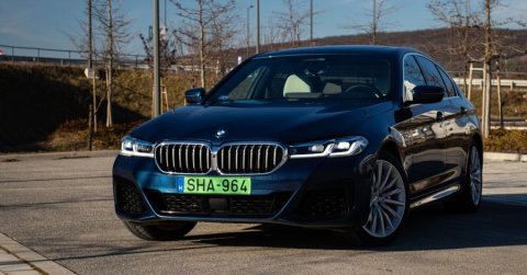 Töltésre éhes: BMW 530e xDrive M Sport 2021 – Teszt
