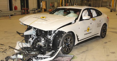 Csillagot hullajtott a BMW i4 az EuroNCAP töréstesztjén