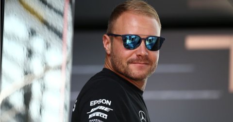 Elképesztően népszerűvé vált a fotó Bottas meztelen fenekéről