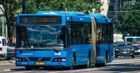 Könnyebb lesz buszos jogosítványt szerezni