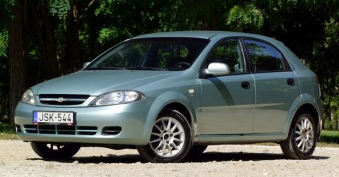 Te meg 'öccázé BNW-t' hallucinálsz: Chevrolet Lacetti 1.4i 2004 - Teszt
