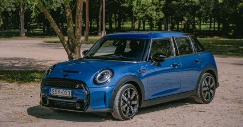 A praktikus örömautó: MINI Cooper S ötajtós 2021 - Teszt
