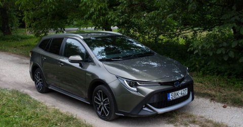 Mire elég +2 centi? - Toyota Corolla TS Trek 1.8 Hybrid (2020) – Teszt + Videó
