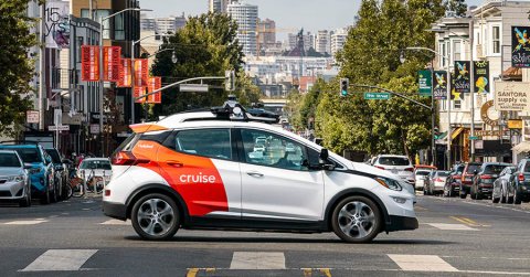 Egyszerre álltak le a Cruise robotaxijai forgalmi fennakadást okozva