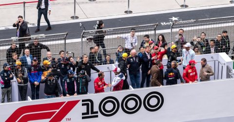 Lerántjuk a leplet arról, hogy milyen magasak az F1-es pilóták!