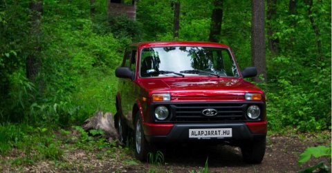 A terepen virgonc Lada 4x4 Urban (2017) - Teszt
