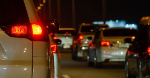 10 kilométeres torlódás lett a pénteki büntetőfékezés következménye az M7-esen