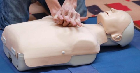 Végezd el az elsősegélynyújtó tanfolyamot online, gyorsan, egyszerűen vizsgagaranciával
