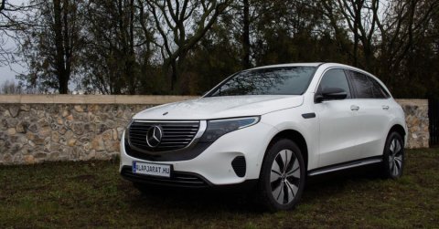 A fényhozó: Mercedes-Benz EQC 400 4Matic (2020) – Teszt + Videó