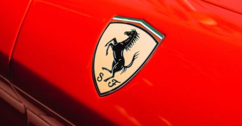 Kiderült, ki játszhatja Enzo Ferrarit a Ferrari alapítójáról szóló filmben