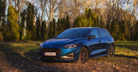 Szemérmes vadállat: Ford Focus ST 2.3 EcoBoost M6 (2020) – Teszt + Videó
