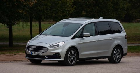 Egy halott műfaj hibrid helytartója: Ford Galaxy FHEV 2021 - Teszt
