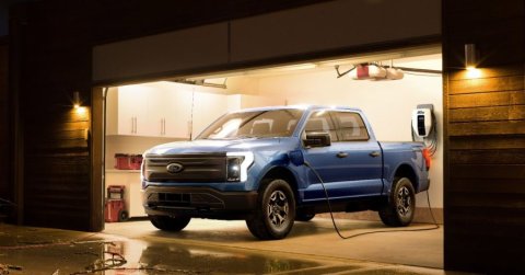 Áramszünet van a házban? A Ford vadonatúj elektromos pickupja megoldást jelenthet!