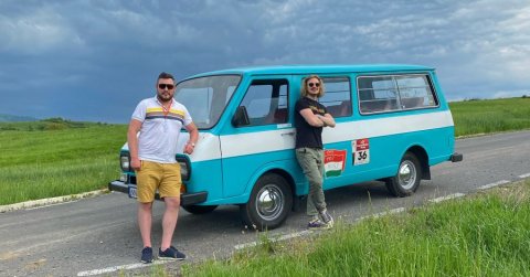 Páratlan Volga konvoj a magyar autópályán!