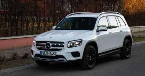 Gyerekcipelő, tehetőseknek: Mercedes-Benz GLB 180d 2021 – Teszt és videó
