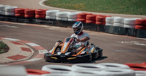 Nagyon rámennek a gokartra a drivingcampen