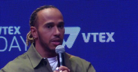 F1: Hamilton csapatára, a Mercedesre mutogat az elrontott stratégia miatt