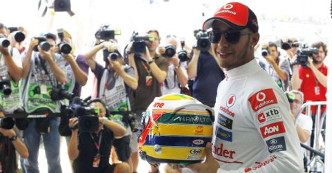 F1: 6+1 különleges sisakfestés
