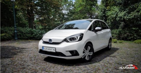 A praktikus city cirkáló: Honda Jazz 1.5 i-MMD Hybrid Executive (2020) – Teszt + Videó
