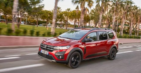 Lakóautót csinál a Dacia a Joggerből