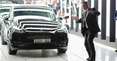 Feketében vagy fehérben rendelj Teslát, ha gyorsan akarod megkapni!
