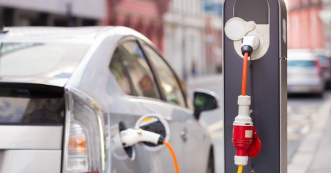 Ennyivel drágul az elektromosautó-töltés a Mobiliti oszlopain