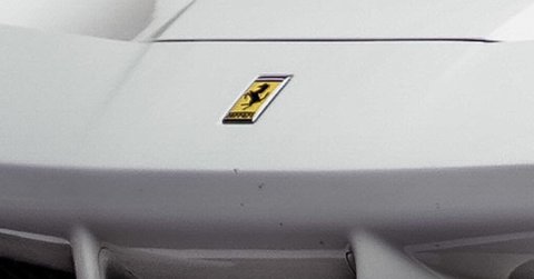 Brutális összegért találhat új gazdára a világ egyetlen fehér Ferrari Enzója
