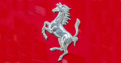 Befutott egy hivatalos kép a Ferrari első SUV modelljéről