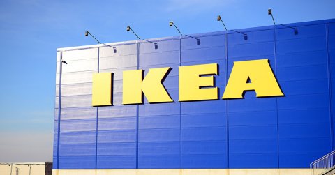 Az IKEA-nál is fizetőssé válik az elektromos autók töltése