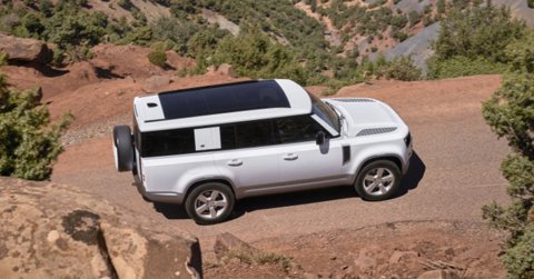 8 üléssel, egyelőre V8 nélkül: íme a Land Rover Defender 130