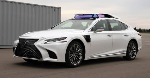A Toyota a Tesla példáját követi az önvezető technológia fejlesztésében